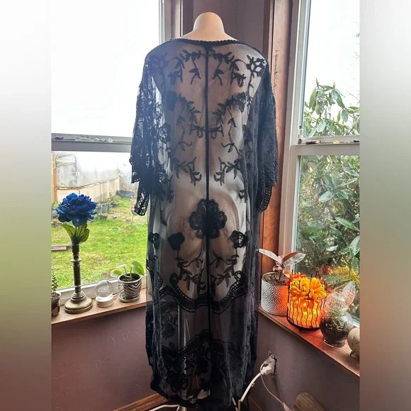 Black Lace Duster - Picture 6 of 6